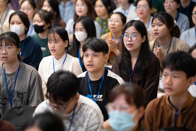 Khoá tu “Sinh viên hướng về Phật pháp”