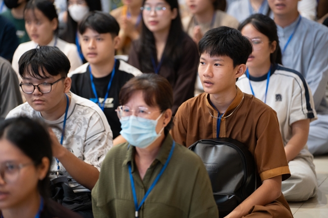 Khoá tu “Sinh viên hướng về Phật pháp”