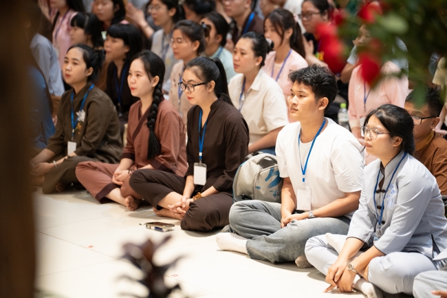 Khoá tu “Sinh viên hướng về Phật pháp”