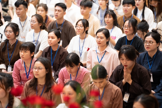 Khoá tu “Sinh viên hướng về Phật pháp”