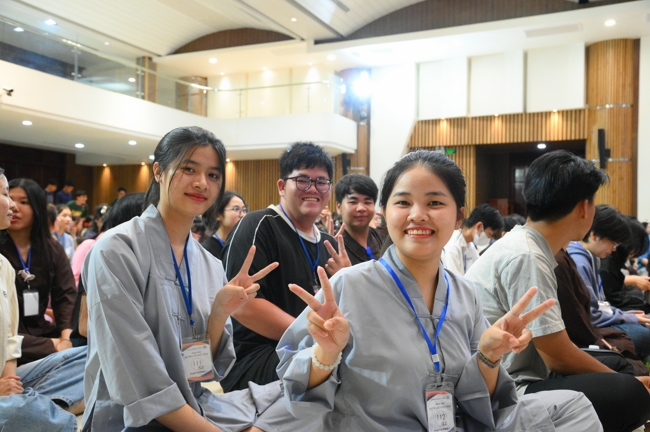 Khoá tu “Sinh viên hướng về Phật pháp”