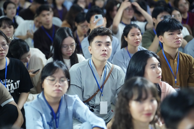 Khoá tu “Sinh viên hướng về Phật pháp”