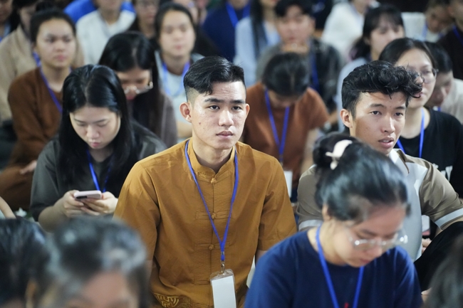 Khoá tu “Sinh viên hướng về Phật pháp”