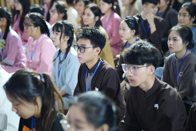 Khoá tu “Sinh viên hướng về Phật pháp”