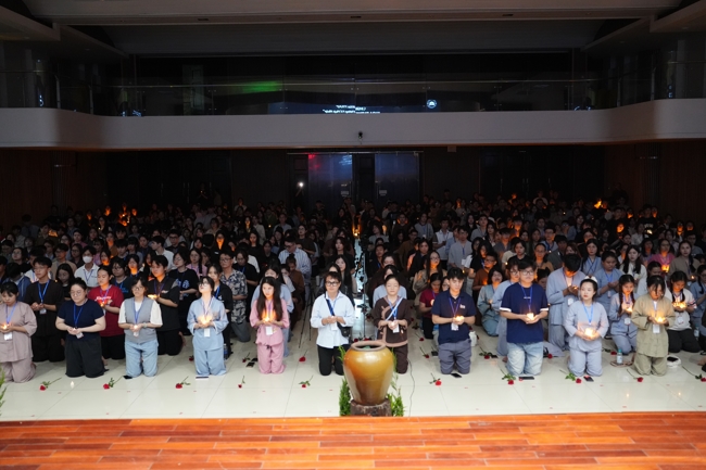 Khoá tu “Sinh viên hướng về Phật pháp”