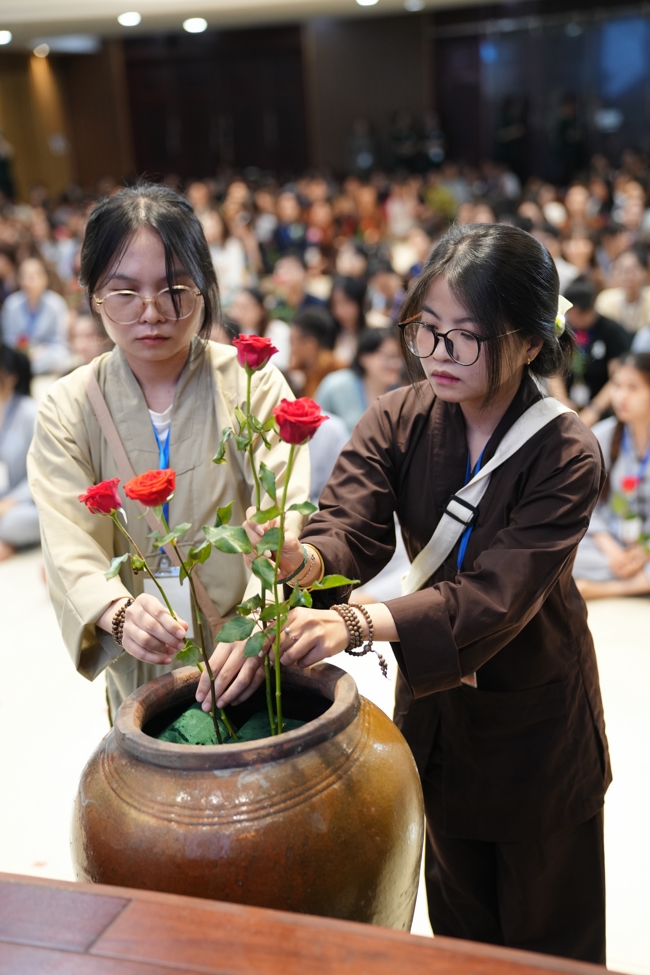 Khoá tu “Sinh viên hướng về Phật pháp”