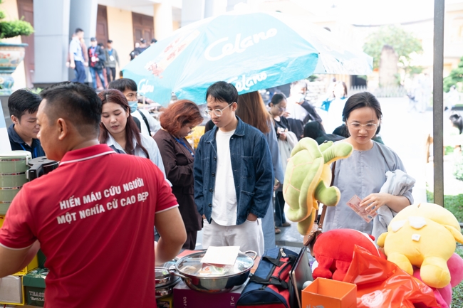 Humanitarian Blood Donation