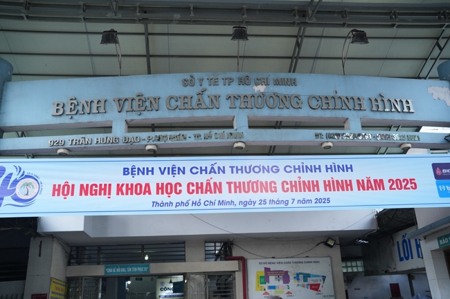 Từ Thiện: Tặng cơm chay định kỳ