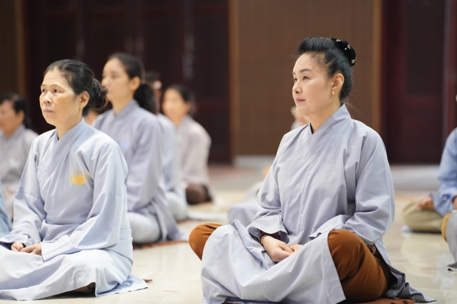 Permanent Director Board of Vietnam Buddhist Sangha in HCMC visiting Hoang Phap Pagoda
