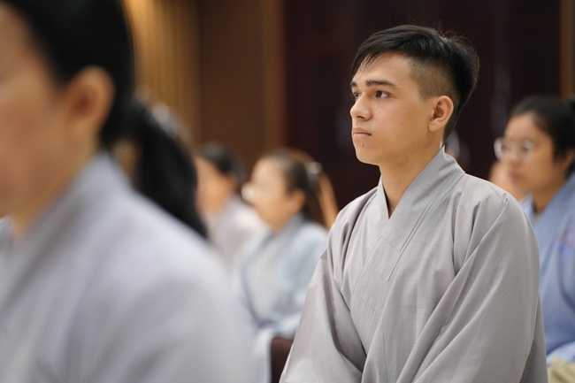 Permanent Director Board of Vietnam Buddhist Sangha in HCMC visiting Hoang Phap Pagoda