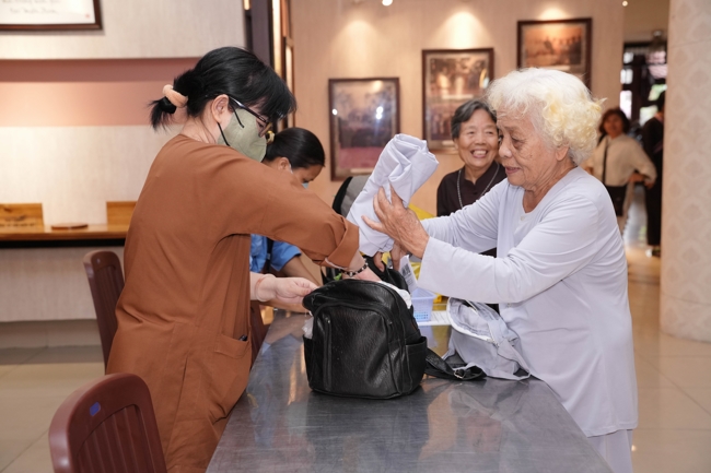 Entering into the 106th Seven-Day Retreat