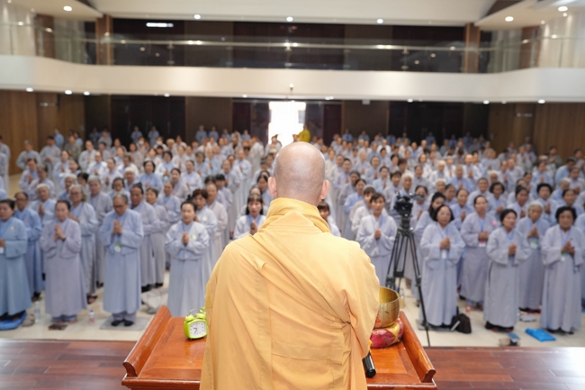 Entering into the 106th Seven-Day Retreat