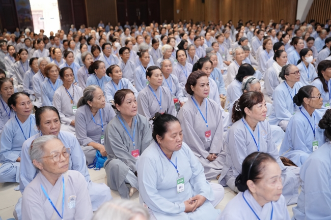 Opening the 106th Seven-Day Retreat