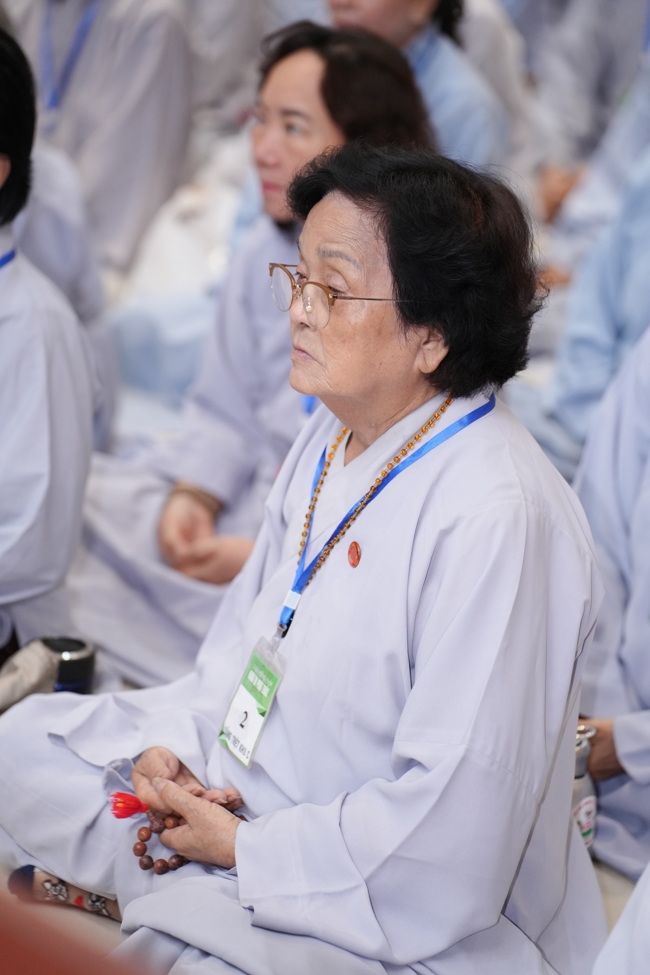 Opening the 106th Seven-Day Retreat