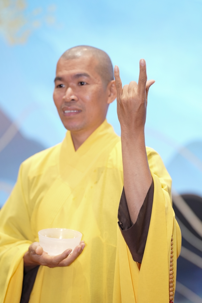 Opening the 106th Seven-Day Retreat