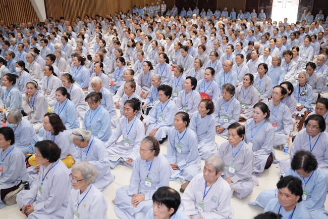 Opening the 106th Seven-Day Retreat