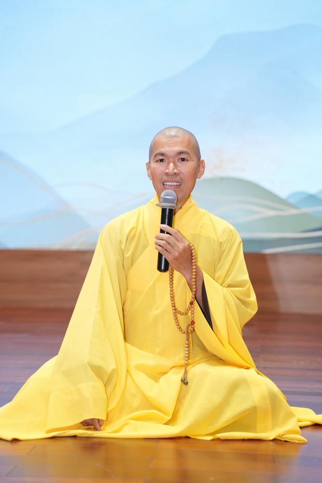 Opening the 106th Seven-Day Retreat