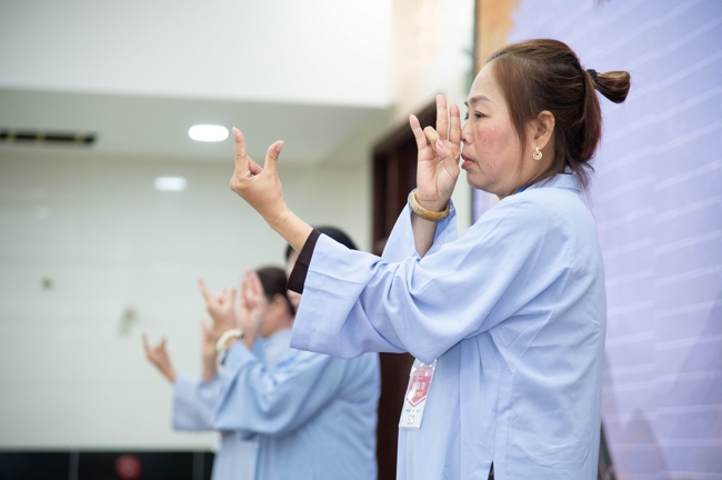 Opening the 106th Seven-Day Retreat