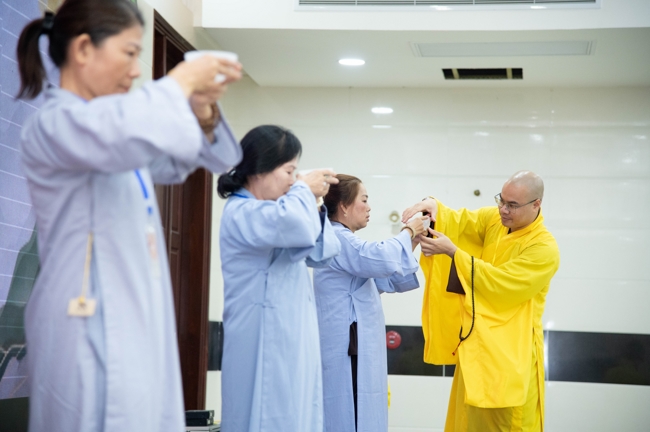 Opening the 106th Seven-Day Retreat