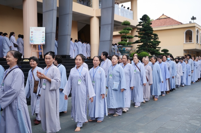Opening the 106th Seven-Day Retreat
