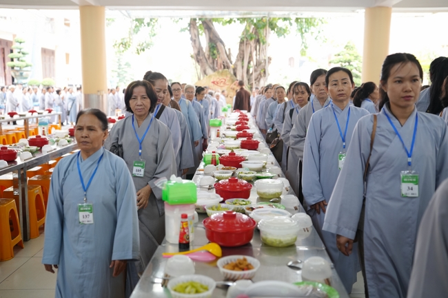 Opening the 106th Seven-Day Retreat