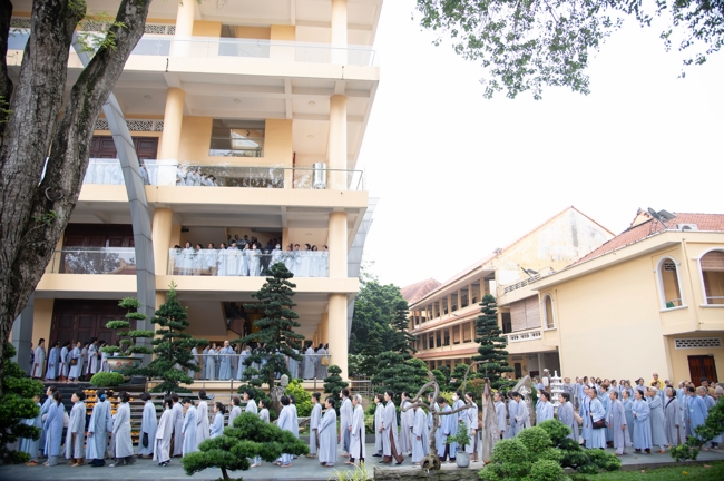 Opening the 106th Seven-Day Retreat