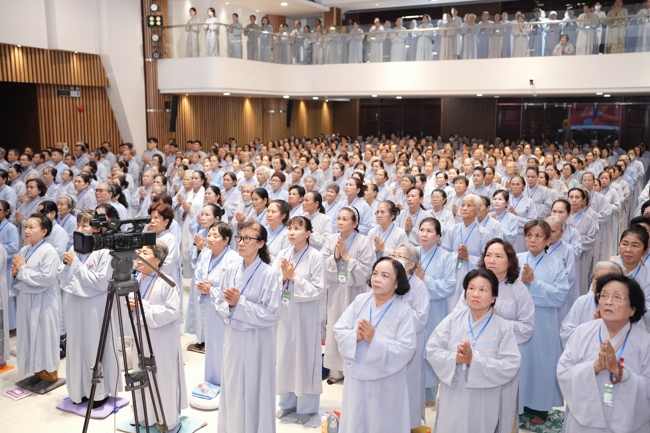 Opening the 106th Seven-Day Retreat