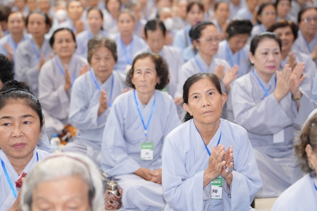 Opening the 106th Seven-Day Retreat