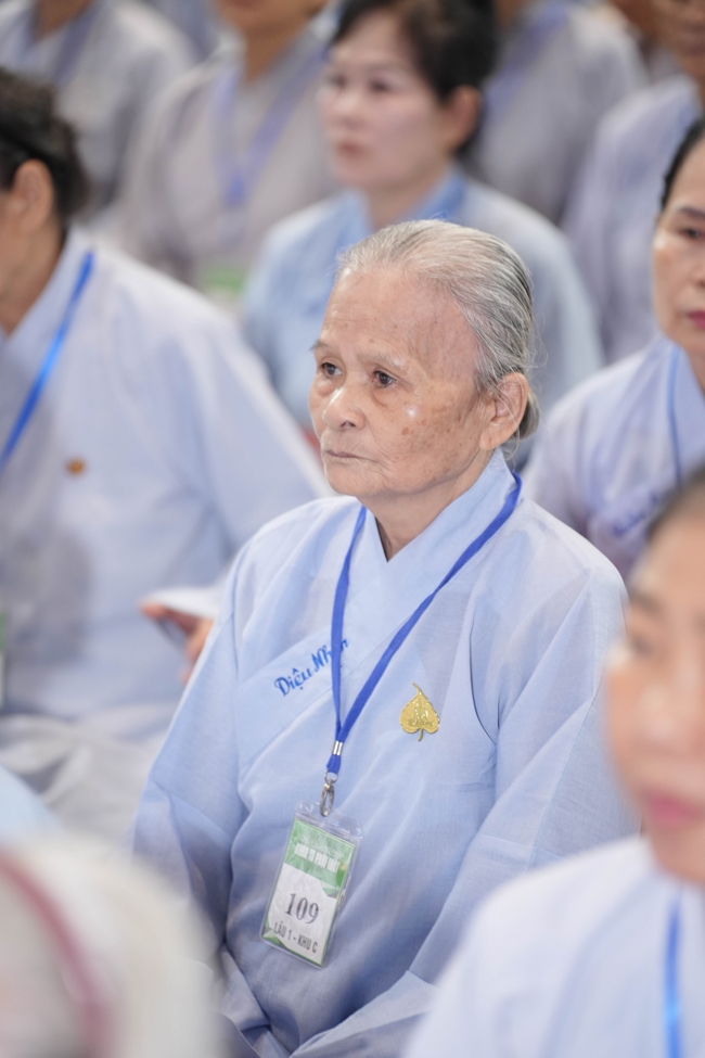 Opening the 106th Seven-Day Retreat