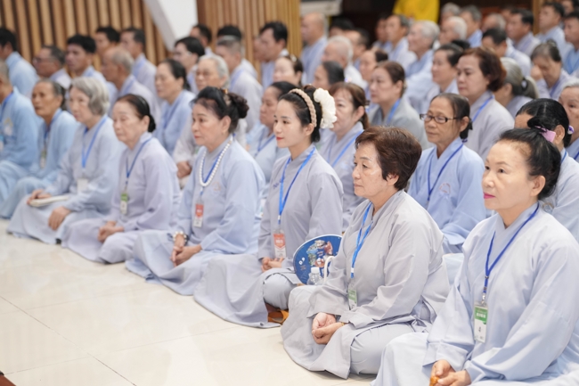 Opening the 106th Seven-Day Retreat