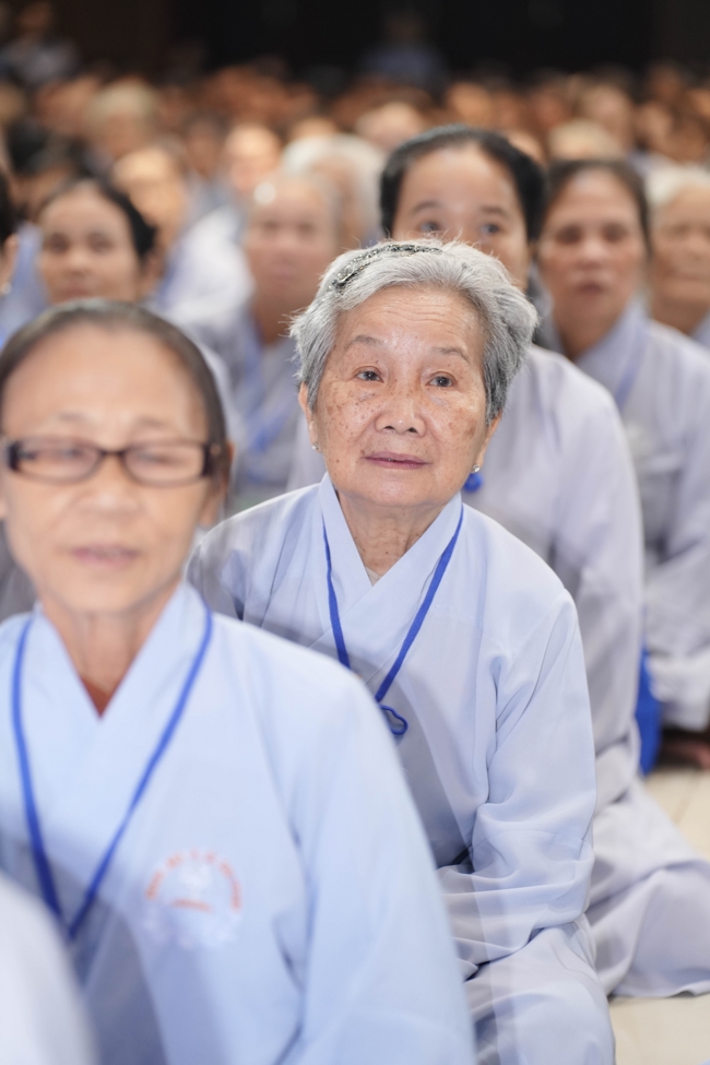 Opening the 106th Seven-Day Retreat