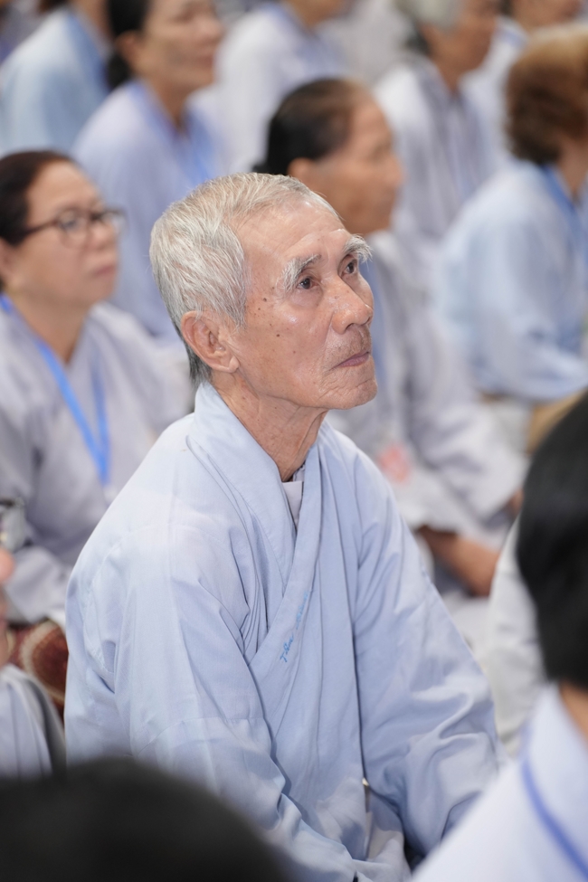 Opening the 106th Seven-Day Retreat