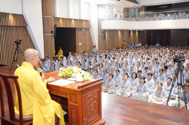 Opening the 106th Seven-Day Retreat