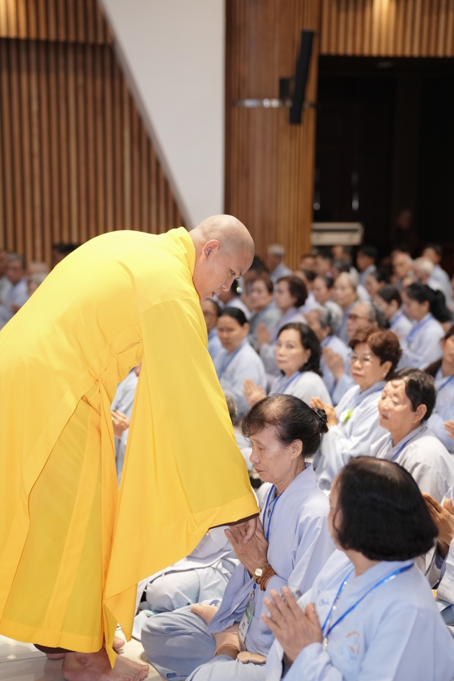 Opening the 106th Seven-Day Retreat