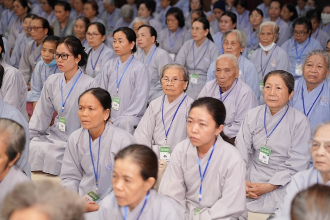 Opening the 106th Seven-Day Retreat