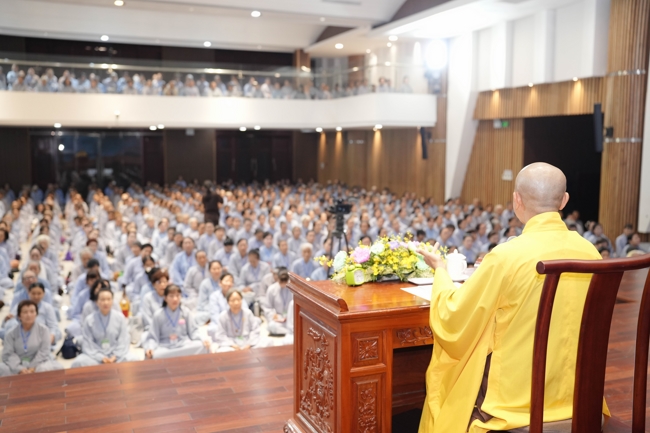 Opening the 106th Seven-Day Retreat