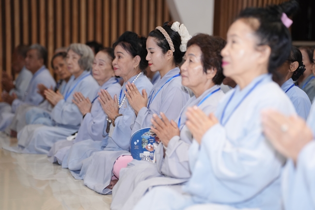 Opening the 106th Seven-Day Retreat