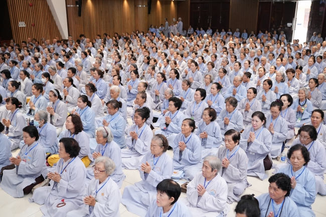 Opening the 106th Seven-Day Retreat
