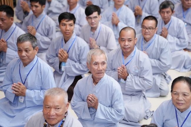 Opening the 106th Seven-Day Retreat