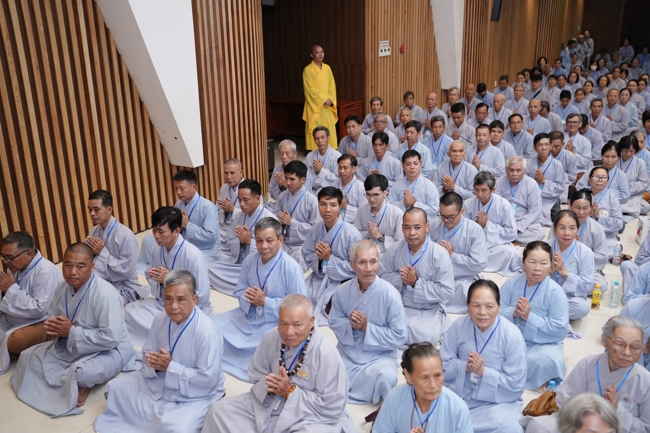 Opening the 106th Seven-Day Retreat