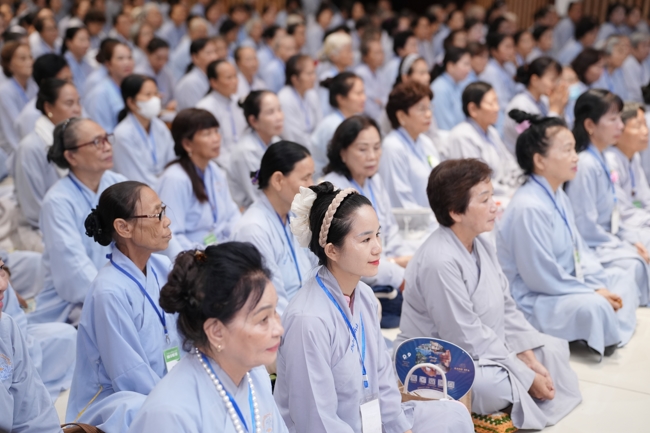 Opening the 106th Seven-Day Retreat