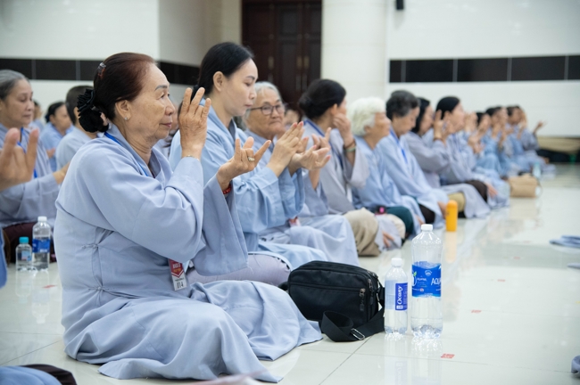 Opening the 106th Seven-Day Retreat