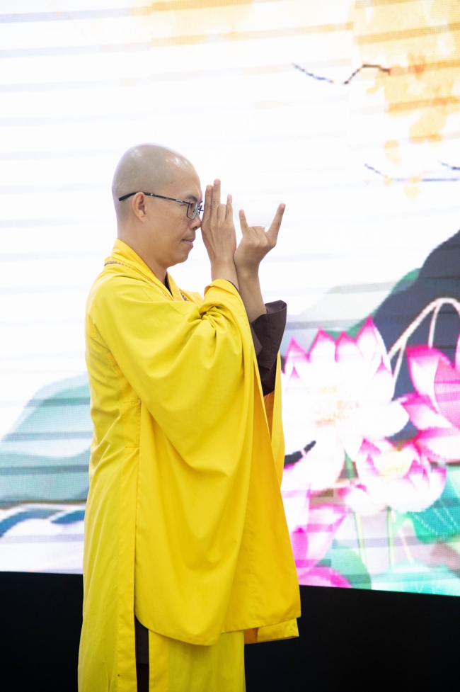 Opening the 106th Seven-Day Retreat