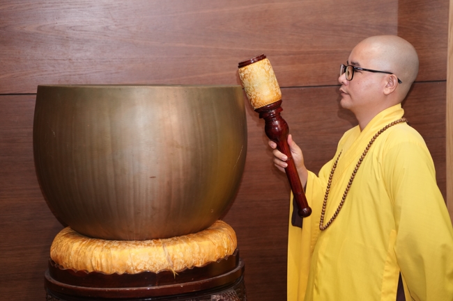 Opening the 106th Seven-Day Retreat