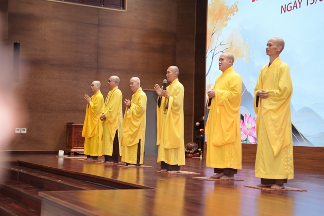 Opening the 106th Seven-Day Retreat