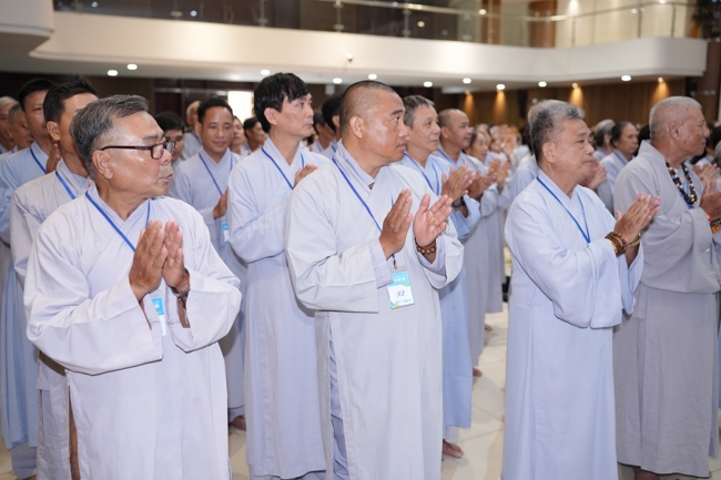 Opening the 106th Seven-Day Retreat