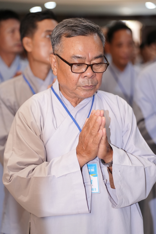 Opening the 106th Seven-Day Retreat