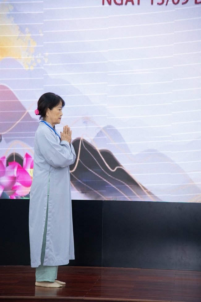 Opening the 106th Seven-Day Retreat