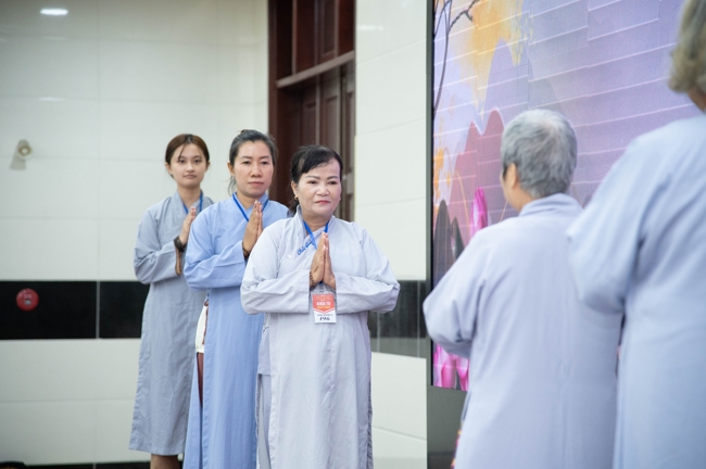 Opening the 106th Seven-Day Retreat