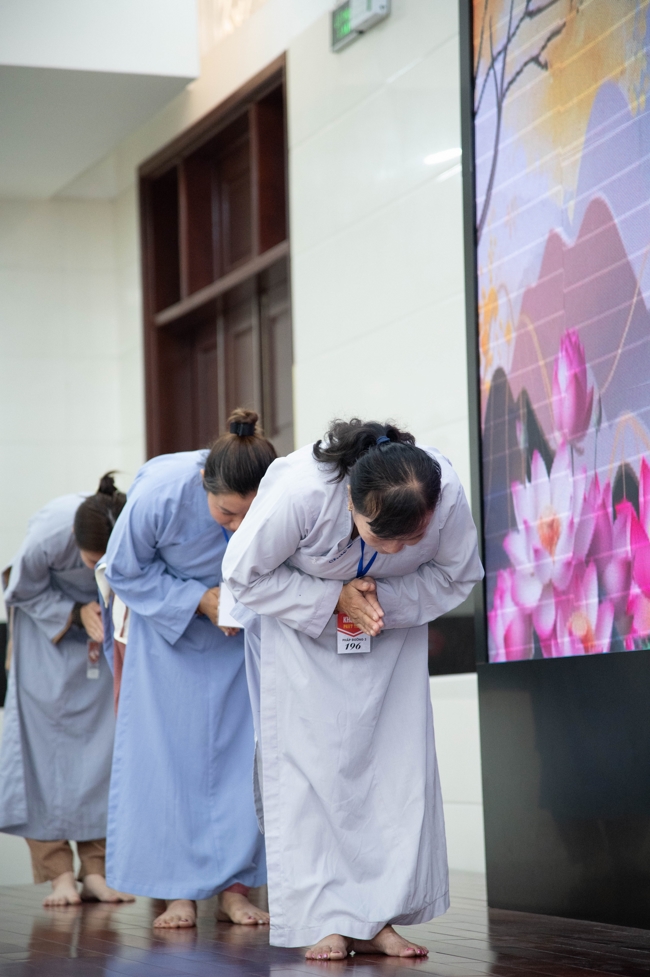 Opening the 106th Seven-Day Retreat